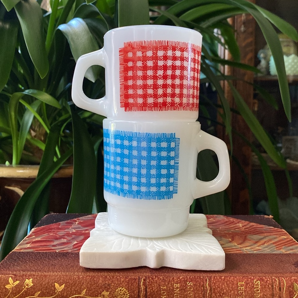 Pair of Fire King Gingham Plaid Anchor Hocking Blue + Red Milk Glass Mugs VTG - Picture 1 of 12